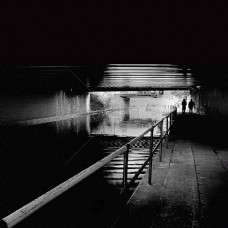 黑暗中的路径隧道