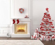 家居地板壁炉和圣诞树