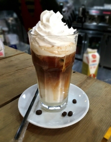 咖啡杯椰子冰咖啡图片
