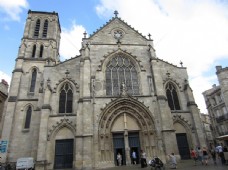 圣教圣皮埃尔教堂