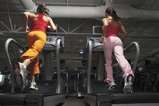 女性健身跑步健身的女性运动员高清图片