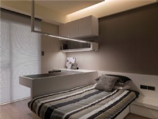 现代时尚卧室银色条状吊灯室内装修效果图