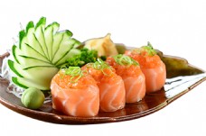 日式美食新鲜三文鱼卷日式料理美食产品实物