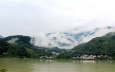 雾绕大渡河 大渡河风光图片