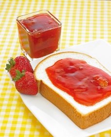 草莓果醬土司图片