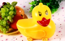 玩具鸭与水果图片