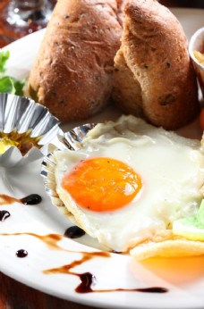 法式炒蛋太陽蛋